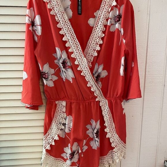 Design Lab Tangerine White Flower Pattern Romper - Picture 5 of 9